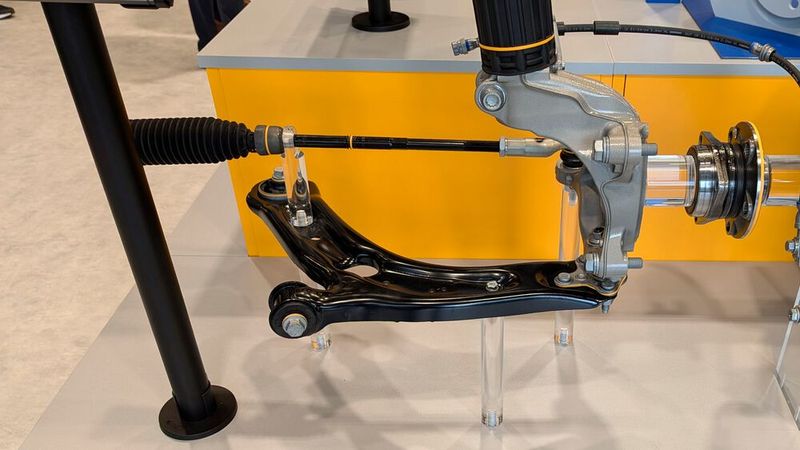 Continental baut sein Angebot an mechanischen Teilen und Komponenten stark aus: In Zukunft werden Werkstätten auch Ersatzteile für Radlager und weitere Ersatzteile für Fahrwerk und Lenkung der Marke Continental ordern können. (Bild: Rosenow – VCG)