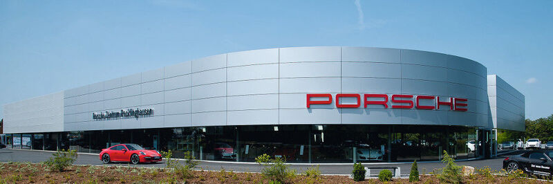 In Recklinghausen hat Hülpert einen beeindruckenden Bau für Porsche errichtet. (Hülpert)