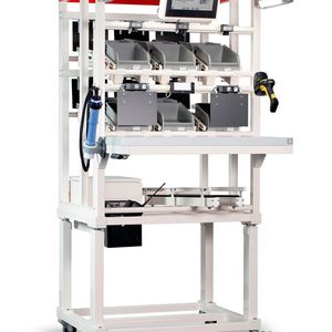 Im Rahmen strategischer Kooperationen mit spezialisierten Technologiepartnern entwickelt Mitsubishi Electric Applikationen zur Effizienzsteigerung in der Wertschöpfungskette. So entstanden etwa Handarbeitsplätze nach dem japanischen Null-Fehler-Prinzip Poka Yoke.(Bild:  Mitsubishi Electric Europe)