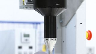 Plasmaprozesse gelten heute als Stand der Technik bei allen Anwendungen, wo eine hohe Oberflächengüte und somit eine optimale Haftung notwendig sind. (bdtronic)