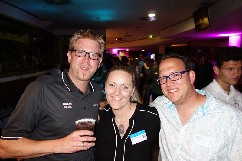 (v. l.) Florian Flügel, Tarox, mit Mel Grunewald, SanDisk, und Stefan Knerrich, APC (Bild: IT-BUSINESS)