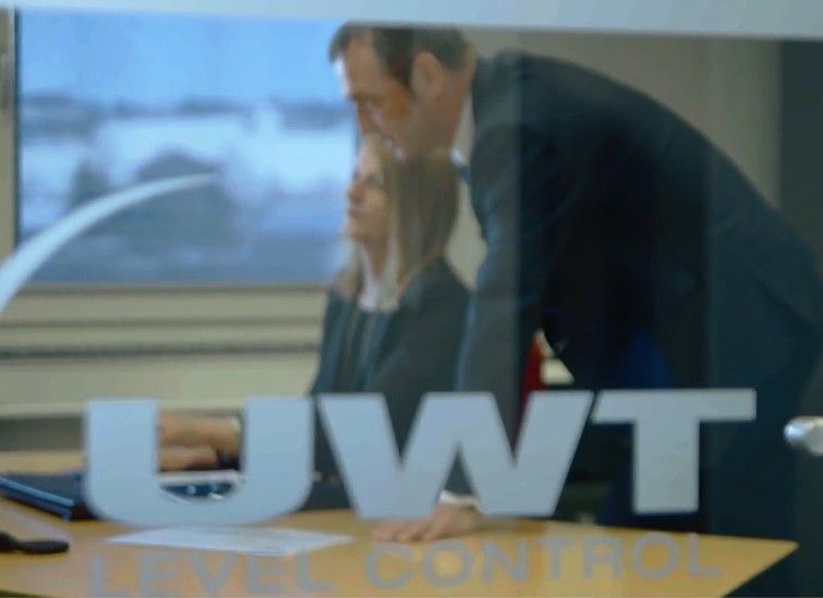 Gesch_ftsfuehrung ()