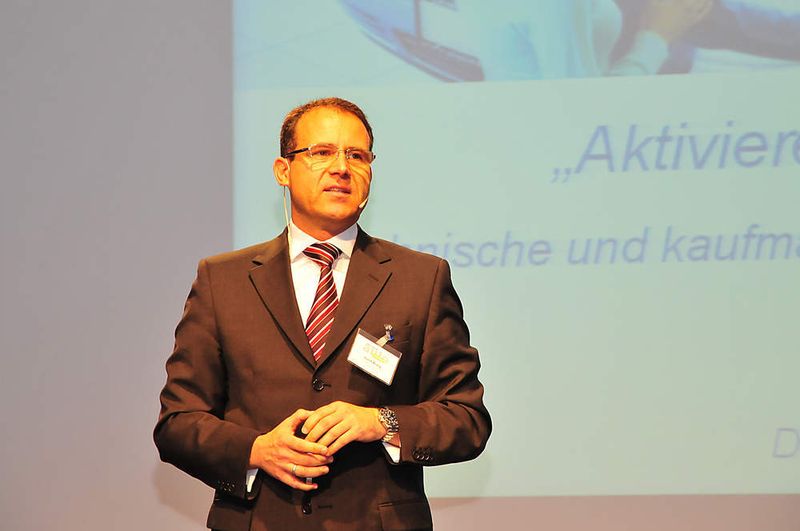 Gerd Braig, Automobilvertrieb Deutsche Leasing, zeigte in seinem Vortrag auf, warum es sich für Kfz-Betriebe enorm lohnt, in die Kundenbindung zu investieren. (Archiv: Vogel Business Media)