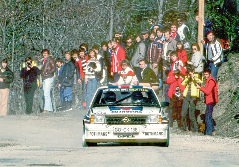 1982 wird Walter Röhrl mit Copilot Christian Geistdörfer Rallye-Weltmeister auf einem Opel Ascona (B) 400. (Bild: Opel)