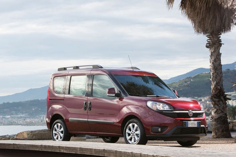 Auch den Doblo gibt es in einer Natural-Power-Version. Seine Eckdaten: 0,9 Liter 88 kW/120 PS – Max. Drehmoment: 206 Nm – Tanks: 16,5 kg CNG, 22 Liter Benzin – kombinierter NEFZ-Verbrauch: 4,9 kg/100 km – CO2-Emissionen (mit CNG): 134 g/km. (Bild: FCA)