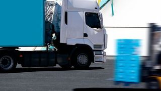 Plötzliche Unterbrechungen der Lieferkette haben Ausfallzeiten zufolge, die in anstrengender Arbeit wiedergutgemacht werden müssen. (©AdobeStock, Gilles Lougassi)