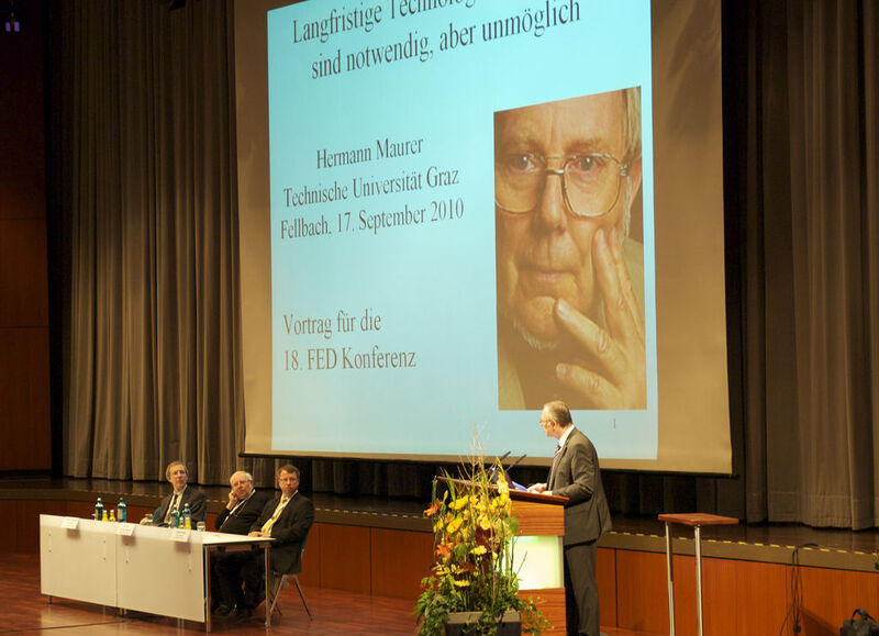 Begeisterte die Zuhörer mit einem mitreisenden Vortrag: Prof. Dr. Hermann Maurer (Archiv: Vogel Business Media)