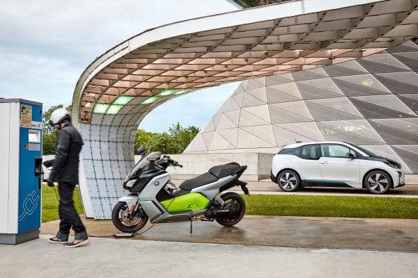 C evolution von BMW: zukünftig in zwei Varianten erhältlich: als Long Range sowie in der Führerschein-A1-tauglichen Europaversion (Bild: photos@daniel-kraus.com/BMW)