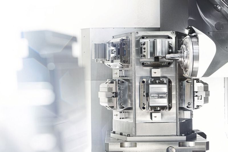 Schunk bietet mit 11.000 Produkten das weltweit größte Greifsystem- und Spanntechniksortiment sowie das breiteste Programm an Standardgreifkomponenten. (DMG Mori)