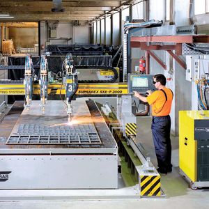 Bild 1: Die Precision Hole Technology ist integrativer Bestandteil des Programmiersystems Columbus.NET und nutzt die hochentwickelten Leistungsmerkmale des m³-Plasma-Systems, der Vision-Steuerung und der Höhenkontrolle mit Lichtbogenspannung.