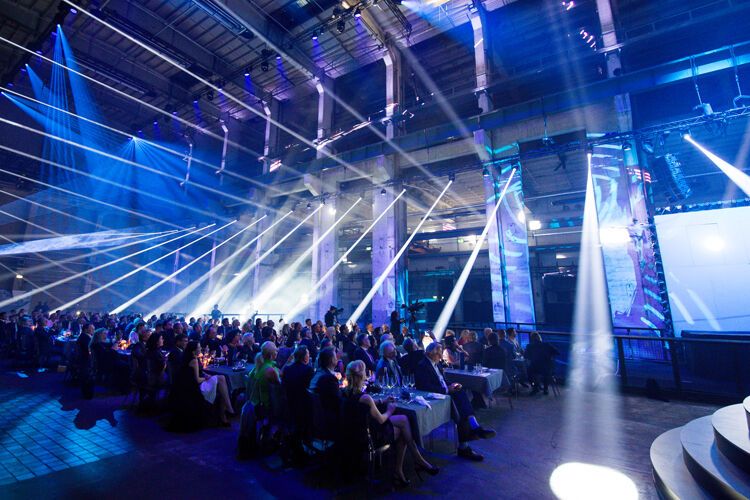 Der Award wurde im „Kraftwerk“ in Berlin verliehen. (Bild: BMW)