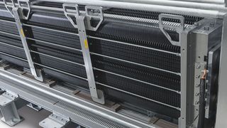 So sieht ein Stack aus, wie er für die Elektrolyse von Wasserstoff mittels elektrischem Strom eingesetzt wird. Systeme für die Fertigung dieser Geräte liefert jetzt im Rahmen eines Großauftrags die Schmid Group aus Freudenstadt, wie heute erst bekannt wurde ... (Bild: Siemens)
