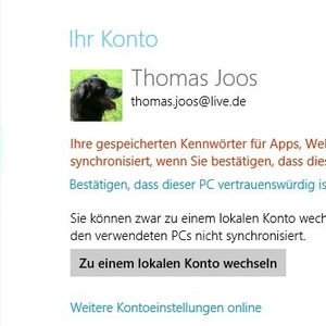 Die Einstellungen von Konten ändern Anwender über die Auswahl von Einstellungen\PC-Einstellungen ändern\Benutzer in der neuen Charmbar (Windowstaste+C).  In diesem Bereich ändern Anwender die Einstellung von einem lokalen Konto zu einem Windows Live-Konto.