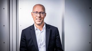 Die Versicherer mussten 2020 weniger für Unwetterschäden bezahlen. GDV-Hauptgeschäftsführer Jörg Asmussen erklärt das mit weniger schweren Hagelereignissen und Herbststürmen.  (Dominik Butzmann/GDV)