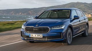 Die neue Generation des Superb ist nur eines von vielen neuen oder aufgefrischten Modellen, mit denen Skoda in diesem Jahr weitere Marktanteile gewinnen will. (Bild: Skoda)