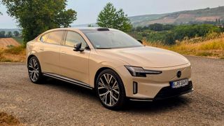 Die vollelektrische Luxuslimousine Volvo ES90 ist seit Anfang dieses Jahres in Deutschland erhältlich. (Bild: Mauritz – VCG)