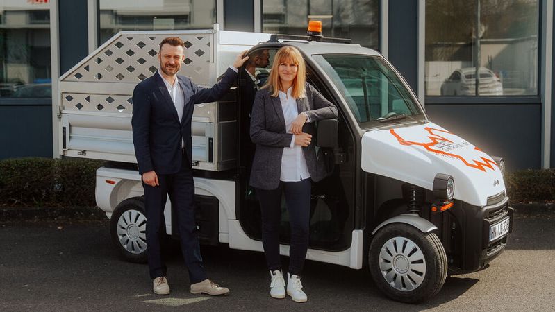 Die Würzburger Autohausgruppe Spindler verkauft künftig auch Fahrzeuge der französischen Nutzfahrzeugmarke Ligier Professional. Im Foto: die Spindler-Geschäftsführer Friederike Moritz und Daniel Heilig. Die Würzburger Autohausgruppe Spindler verkauft künftig auch Fahrzeuge der französischen Nutzfahrzeugmarke Ligier Professional. Im Foto: die Spindler-Geschäftsführer Friederike Moritz und Daniel Heilig.