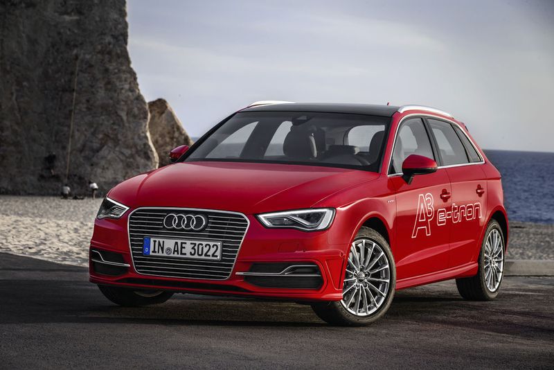Audi adaptiert die Doppelherz-Technik des VW Golf beim A3 Sportback e-tron (38.400 Euro). Rund 50 Kilometer Reichweite und 130 km/h sollen rein elektrisch möglich sein. (Audi)