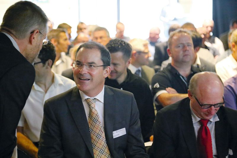 Die Teilnehmer nutzten das Symposium für Gespräche und um Kontakte zu pflegen. (Bild: Matthias Böhm)