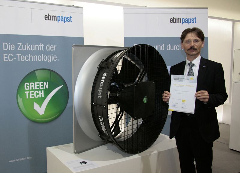 Thomas Sauer nahm die Urkunde für den AxiTop in München entgegen. (Bild: Ebm-Papst)