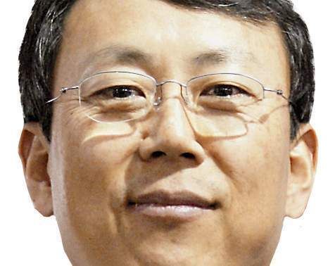Hung-Mock Ryu, Geschäftsführer der Korea Machine Tool Manufacturers’ Association (Komma), will den Export koreanischer Werkzeugmaschinen vorantreiben. Bild: Fladerer (Archiv: Vogel Business Media)