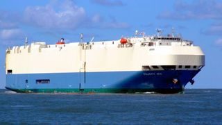 Da schwamm es noch: Das Frachtschiff „Felicity Ace“ war nach einem Brand an Bord gesunken. (Bild: gemeinfrei)