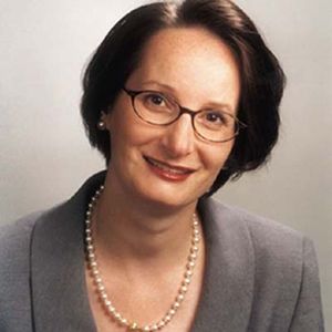 „Die Branche ist bei der Produktentwicklung, gerade in der roten Biotechnologie, deutlich vorangekommen.“ Dr. Julia Schüler, Industriespezialistin Biotechnologie bei Ernst & Young 
