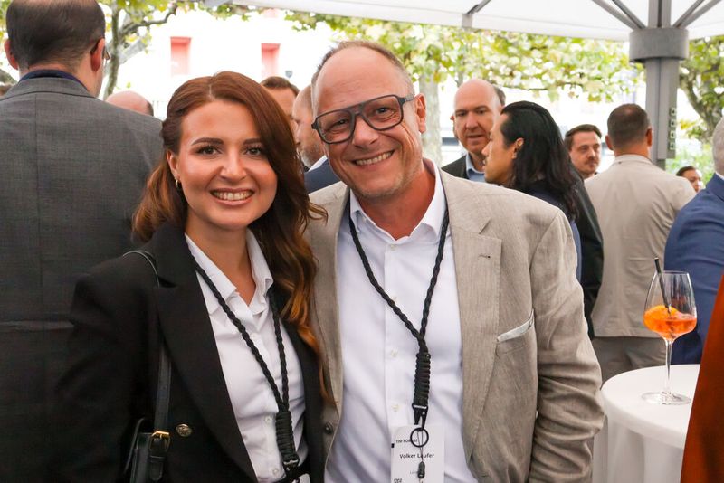 Julia Frank (TIM) und Volker Laufer (Lenovo) (Bild: TIM)