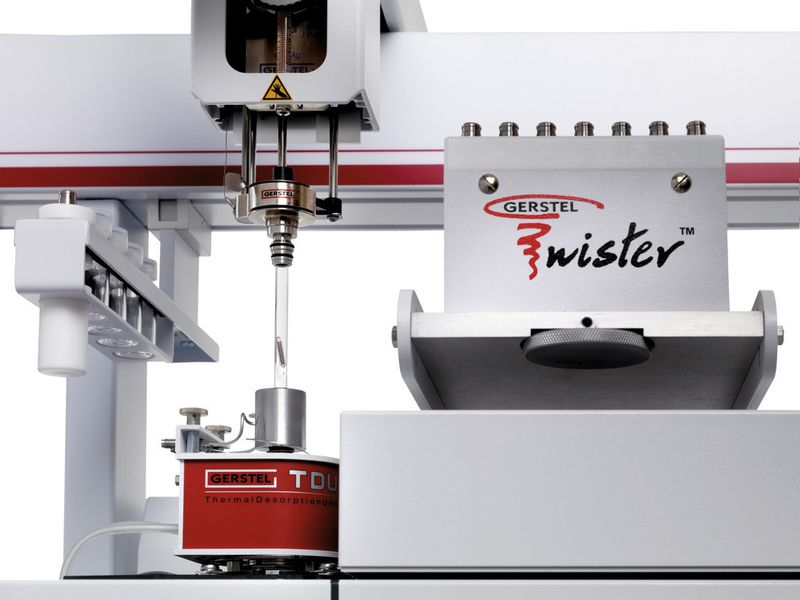 Abb. 3: An die Extraktion der Komponenten mit dem Twister schließt sich deren Thermodesorption in der Thermaldesorptionunit (Gerstel-TDU) an, vollständig automatisiert mit dem Multipurpose-Sampler (Gerstel-MPS). (Bild: Gerstel)