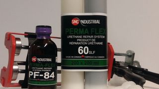 Permaflex beseitigt Durchschläge und Deckplattenschäden innerhalb weniger Minuten. (Bild: Ambelt)