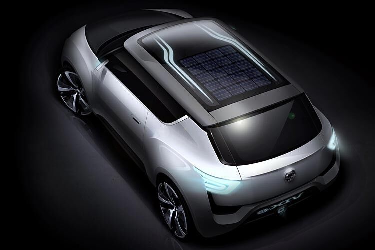 Mittels der ins Dach integrierten Solarzellen lassen sich die Fahrzeugbatterien unabhängig vom Range Extender laden. (SsangYong)