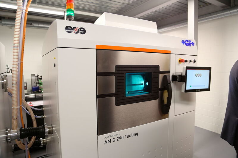 Fabrication additive selon EOS avec la machine Agie Charmilles AM S 290 Tooling. (JR Gonthier)