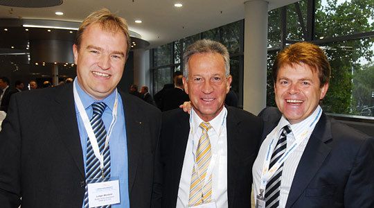 Mercedes-Benz-Händler unter sich: Ludger Wendeler, Geschäftsführender Gesellschafter Burger Schloz Automobile, Andreas Senger, Geschäftsführer Egon Senger und Jürgen Schollmeier, Autohaus Falter. (Archiv: Vogel Business Media)