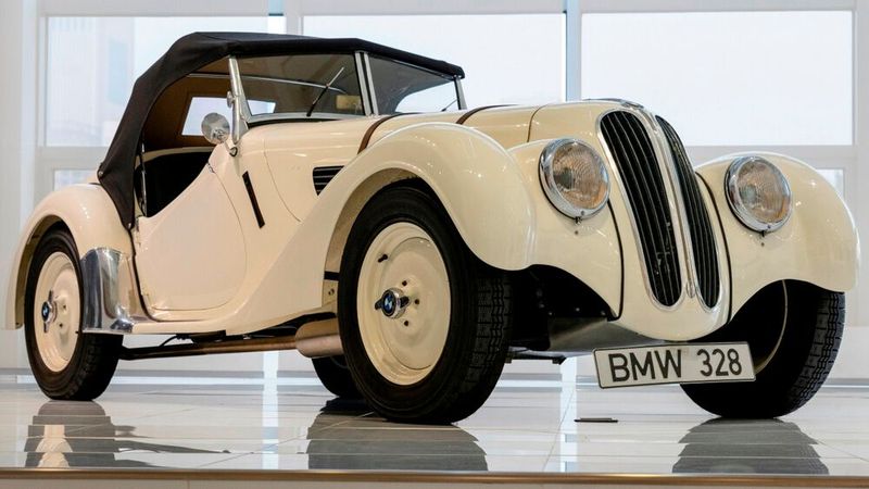 Der Schätzpreis für den angebotenen BMW 328 Roadster von 1938 liegt bei 350.000 bis 600.000 Euro. (Bild: RM Sotheby's)