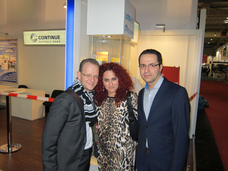 Besa Agaj, IT-BUSINESS, mit Stefan Wehrhahn und (r.) Milutin Savic, Toshiba (Bild: IT-BUSINESS)