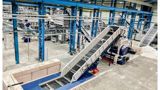 Aus gebrauchten Gewerbe- und Industriefolien entsteht bei Rymoplast Deutschland nun auf sparsamere Weise LDPE-Regranulat, das in seiner Qualität Neuware in nichts nachsteht. Rund 30.000 Tonnen Folienmaterial pro Jahr wird dort so aufbereitet. (Bild: Rymoplast)