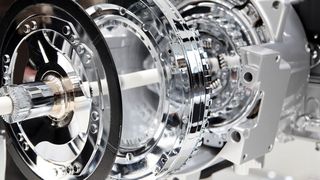 Weg vom Verbrenner hin zu modernen Antriebsarten: Der Maschinenbau ist vom Wandel der Antriebstechnik direkt betroffen.  (©LVDESIGN - stock.adobe.com)