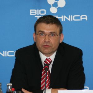 „Die BIOTECHNICA bietet ein ideales Umfeld, um mit biotechnologischen Forschern in Kontakt zu kommen“, sagt Dr. Thorsten Ebel, Manager Sales Development Central Europe & Export bei Sigma-Aldrich.