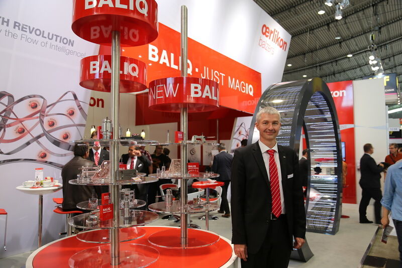 Oerlikon Balzers auf der AMB 2014: Dr. Wolfgang Kalss, Oerlikon Balzers sagt, dass Balzers mit BalIQ der Durchbruch in der Beschichtungstechnologie für Werkzeuge gelungen ist, die bisher kein anderes Beschcihtungsunternehmen hat realisieren können. (Bild: Böhm)