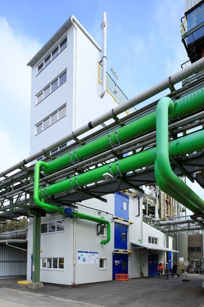 The Up-Cycling pilot plant integrates seamlessly onsite into Dyneon’s existing fluoropolymer production lines. The plant can up-cycle up to 500 tons annually. (Picture: 3M/Dyneon)