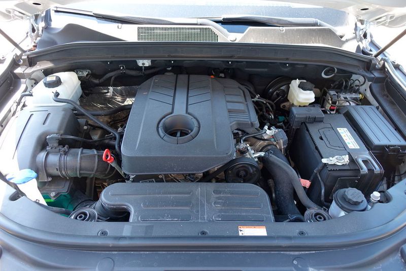 Den Antrieb übernimmt der bekannte 2,2-Liter-Turbodieselmotor mit jetzt 133 kW/181 PS und einem maximalen Drehmoment von 420 Newtonmetern. Die Automatikvariante benötigt laut Herstellerangaben 8,1 Liter Diesel je 100 Kilometer. (Jens Scheiner)