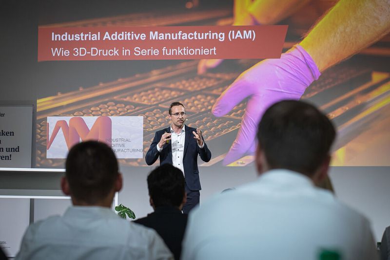 Steckverbinderkongress 2023 Tag 2: Kongress mit Trendthemen von PCF über DC-Steckverbinder, Hybridsteckverbinder, Qualifizierung, Single Pair Ethernet, Hands-on Workshops bis zu 3D-Druck und Konfektionierung. (Bild: Stefan Bausewein)