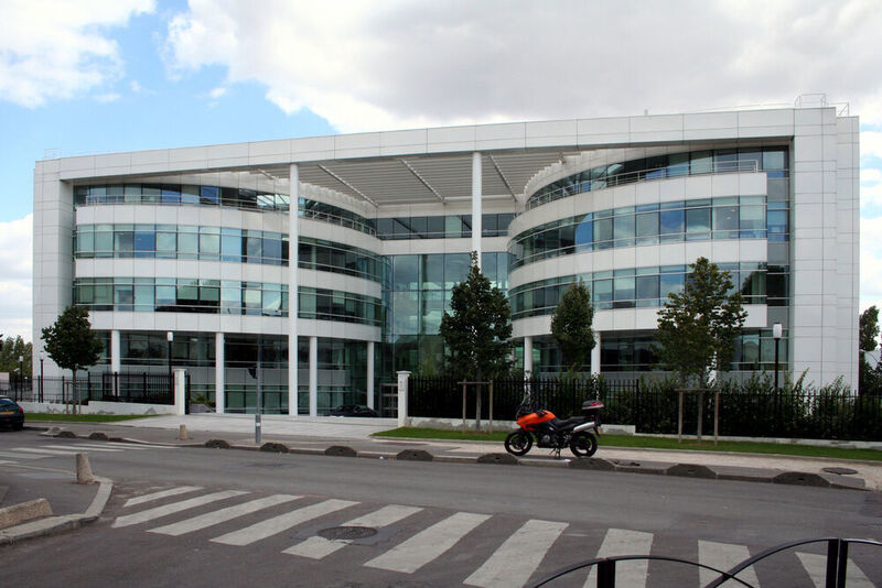 Blick auf das Verwaltungsgebäude von Les Ateliers de Yèbles. (RAS Reinhardt)