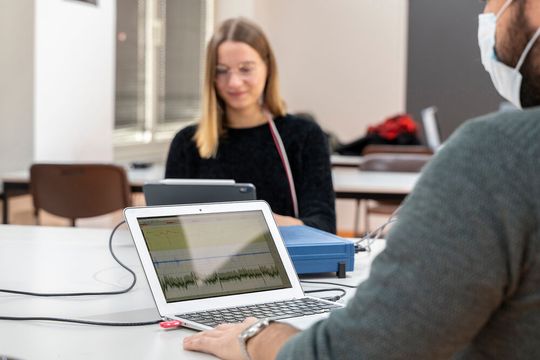 Im Lichtlabor der Hochschule München: Probanden durchliefen unterschiedliche Lichtszenarien Im Lichtlabor der Hochschule München: Probanden durchliefen unterschiedliche Lichtszenarien
