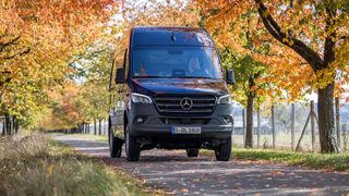 Frühestens Ende 2026, wahrscheinlich eher 2027, rollt die nächste Sprinter-Generation auf einer neuen Van-Architektur auf den Markt. (Bild: Mercedes-Benz)