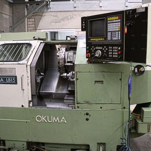 Eine Okuma LB15 ist die älteste Maschine bei Schroeder Valves. Auch nach über 30 Jahren hartem Einsatz schätzen die Fertiger ihre Präzision und Wiederholgenauigkeit. Okuma liefert weiterhin Ersatzteile für diese Maschine.(Bild:  Manfred Flohr)