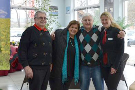 Verkäuferin Manuela Bauer pflegt mit ihren Kunden ein fast familiäres Verhältnis. (Archiv: Vogel Business Media)