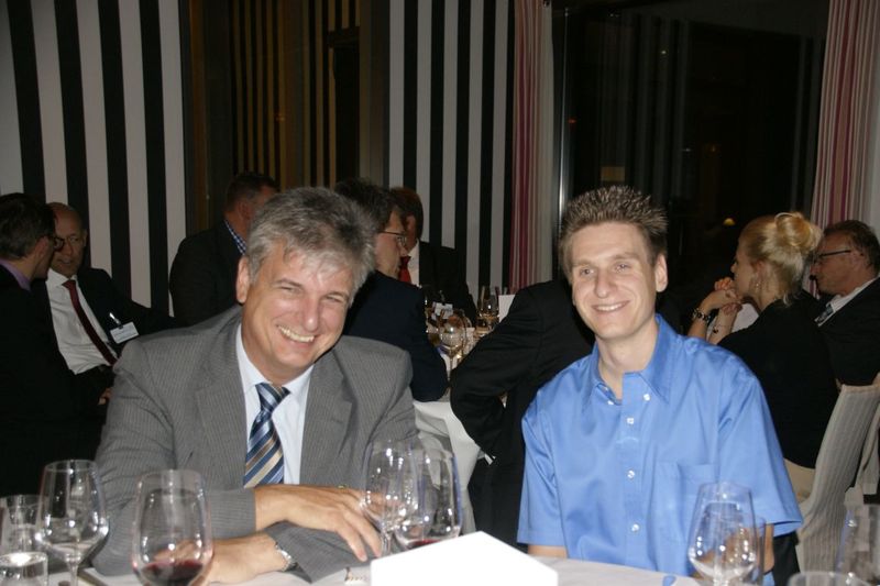 Die spannenden Themen und das gute Essen hoben sichtlich die Stimmung. (IT-BUSINESS Akademie)