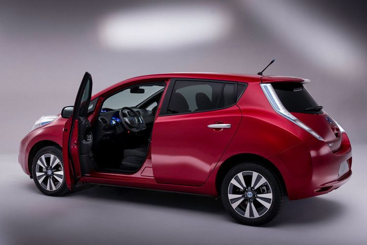 Mit seinen vier Türen bleibt der Leaf ein vollwertiges Familienauto. (Foto: Nissan)