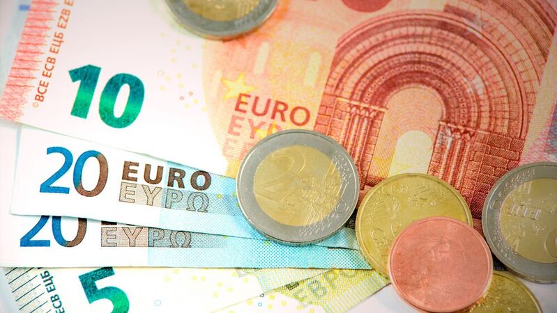 Die Kaufkraft des Euros erodiert. Zum Herbst rechnet die Bundesbank mit einer zweistelligen Inflationsrate.